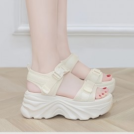 ベージュ